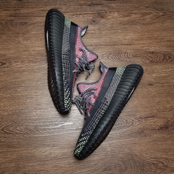 Yeezy 350 v2 - Picture 5 of 8